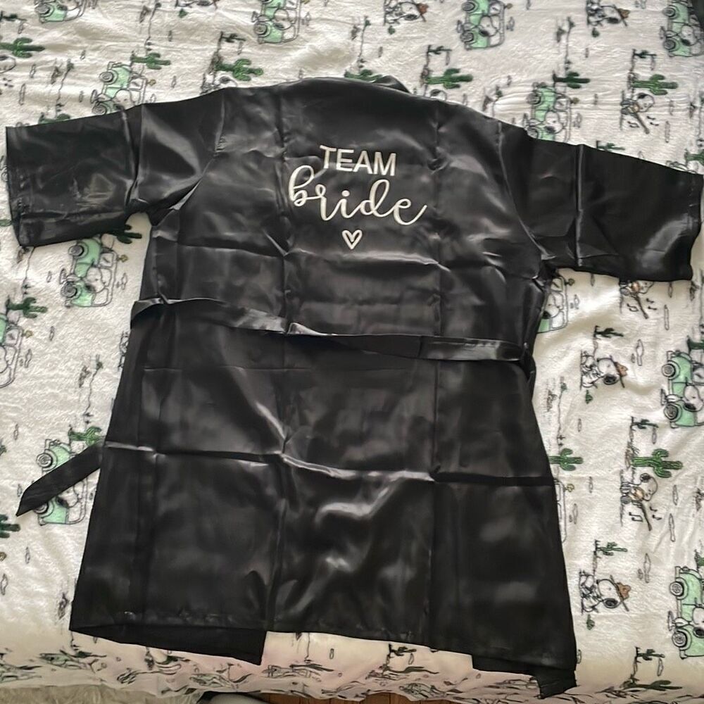 New without tags one size satin team bride black robe short sleeved